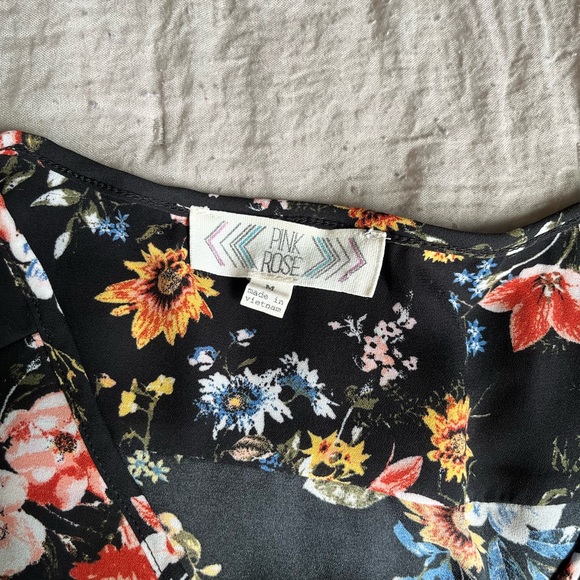Pink Rose floral blouse - Picture 4 of 4